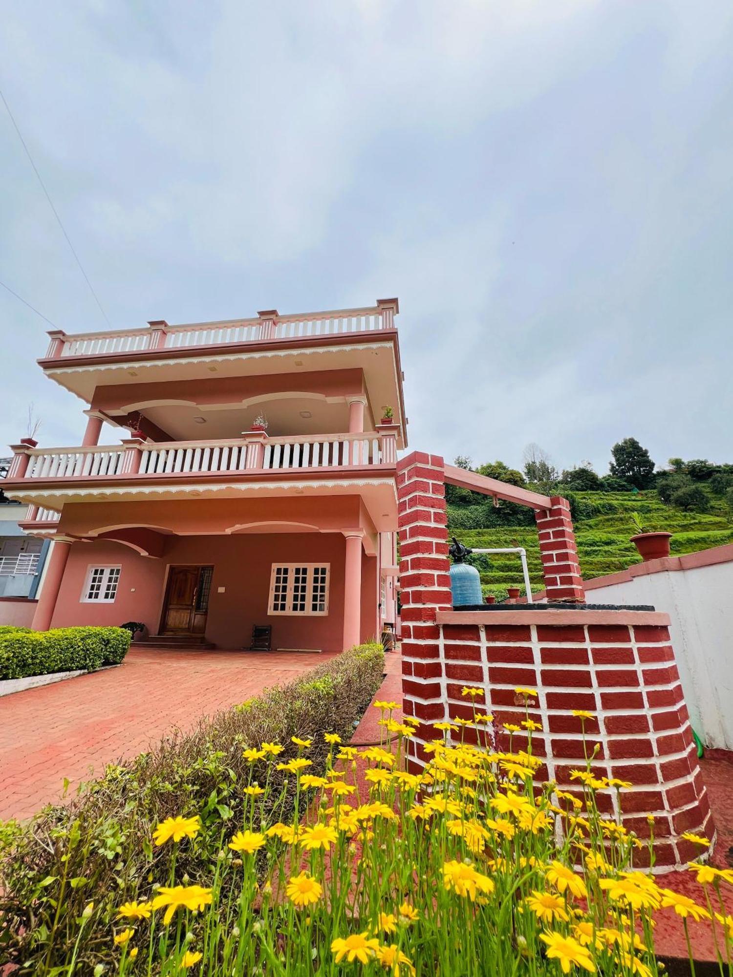 Chill Inn - Families Only Udagamandalam Exterior photo