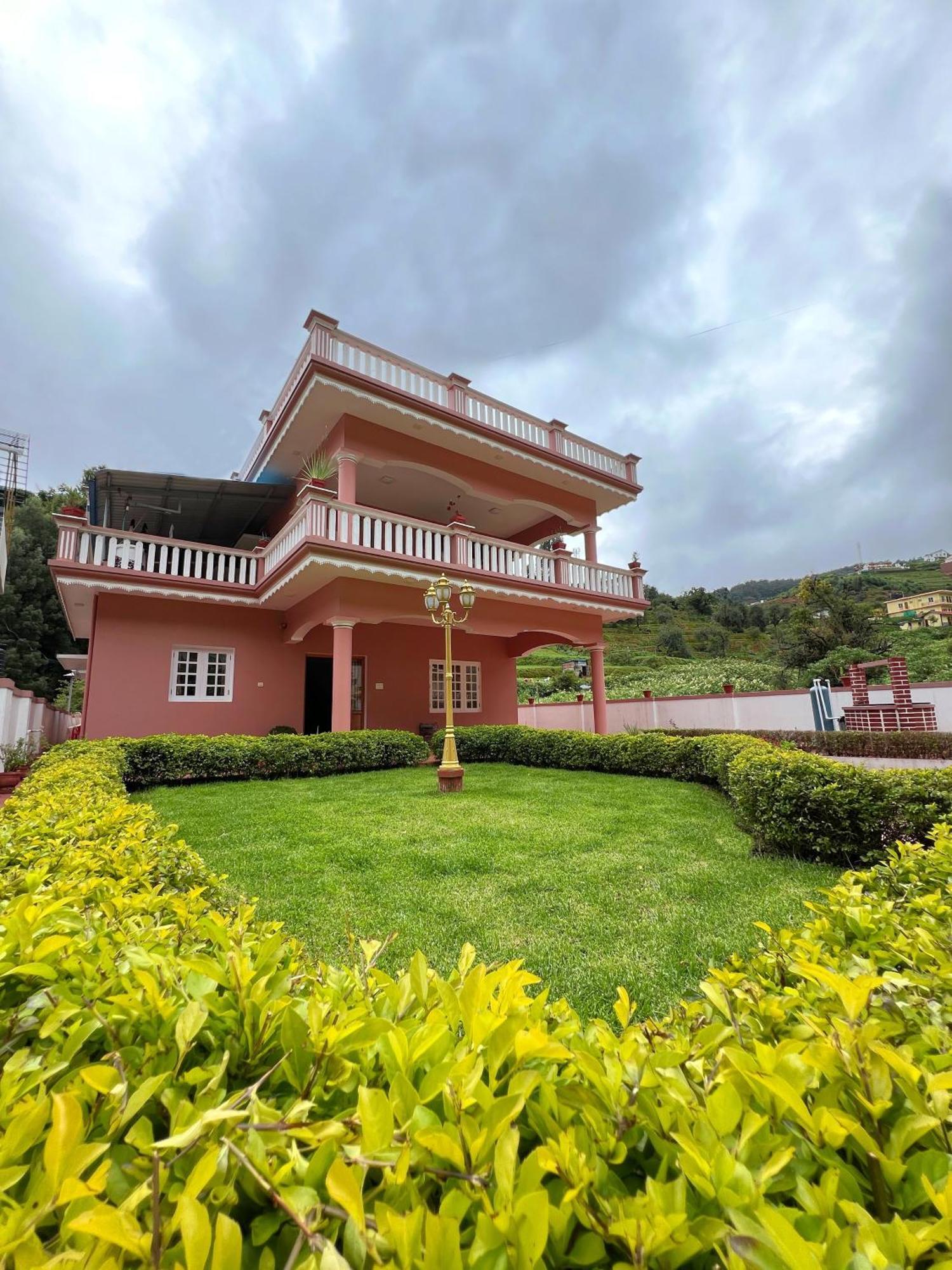Chill Inn - Families Only Udagamandalam Exterior photo